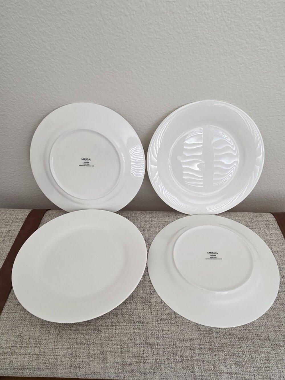 Set of 4 Mikasa Lausanne Bone China Dinner Plates 10.5"